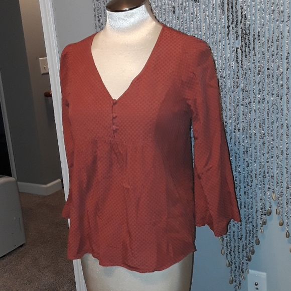 Women's blouse - Picture 2 of 4